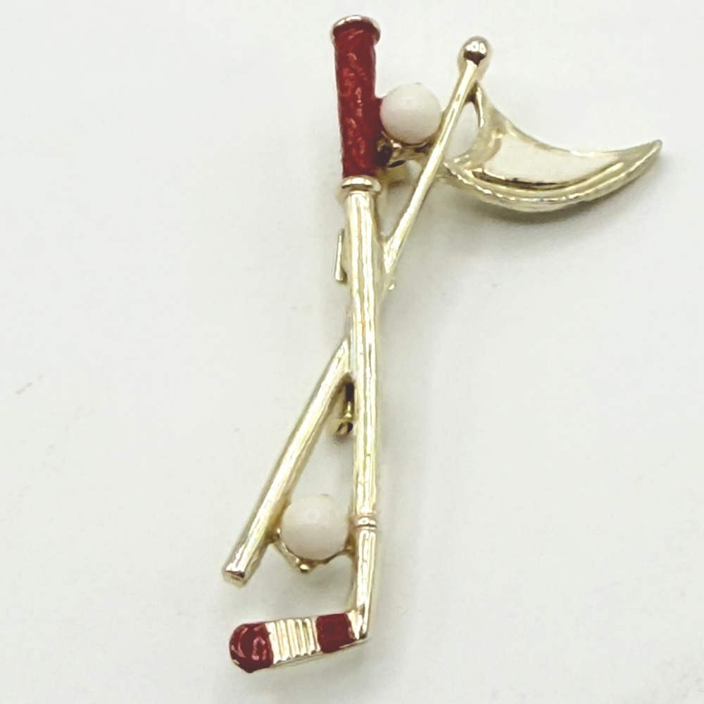 Gerrys Golf Clubs Brooch Women Gold Red Enamel Vintage Sports Pin Excellent